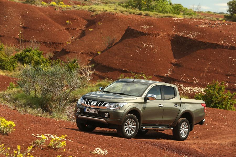  Mitsubishi L200 Double Cab 2015 года  (фото 19 из 29)